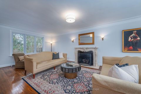 Photo 7 at 223 Riverside Drive, Swansea, Toronto