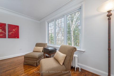 Photo 9 at 223 Riverside Drive, Swansea, Toronto