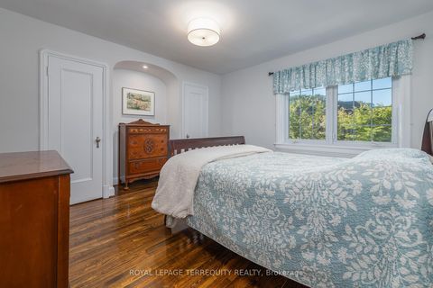 Photo 25 at 223 Riverside Drive, Swansea, Toronto