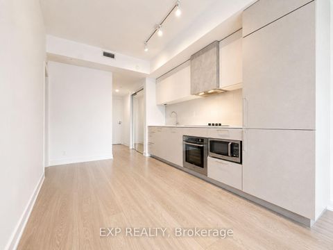 Photo 10 at 811 - 19 Western Battery Road, Niagara, Toronto