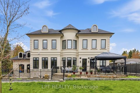Photo 4 at 256 Patricia Drive, King City, King
