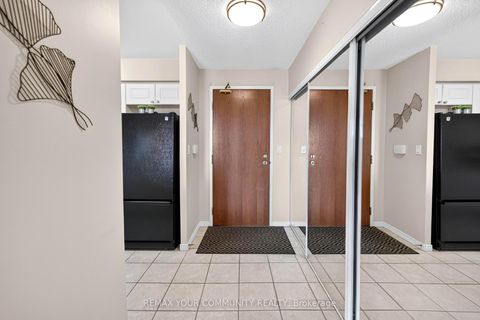 Photo 5 at 721 - 3 ELLESMERE Street, Langstaff, Richmond Hill