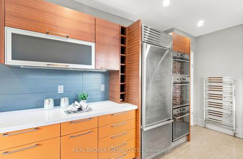 Photo 13 at 671 Scarlett Road, Humber Heights, Toronto