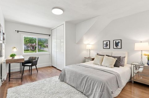 Photo 20 at 671 Scarlett Road, Humber Heights, Toronto