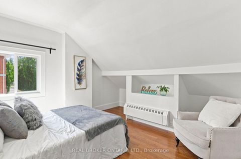 Photo 22 at 671 Scarlett Road, Humber Heights, Toronto