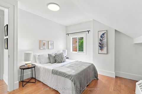 Photo 23 at 671 Scarlett Road, Humber Heights, Toronto