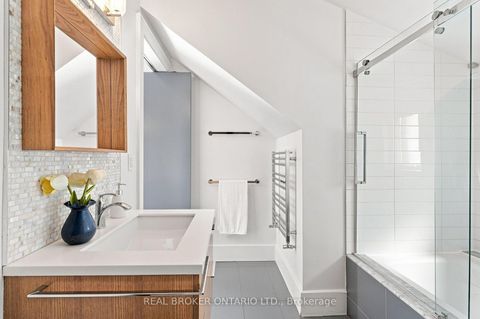 Photo 31 at 671 Scarlett Road, Humber Heights, Toronto