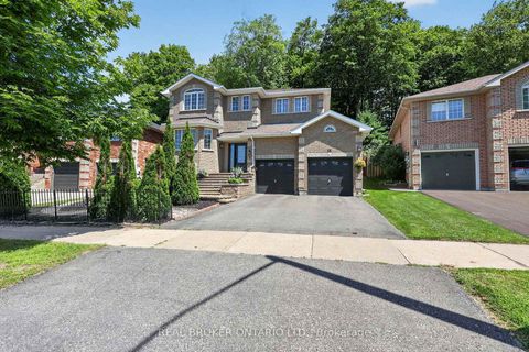 Photo 0 at 35 Bloom Crescent, Ardagh, Barrie