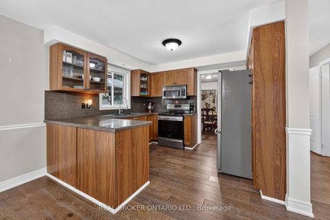 Photo 7 at 35 Bloom Crescent, Ardagh, Barrie