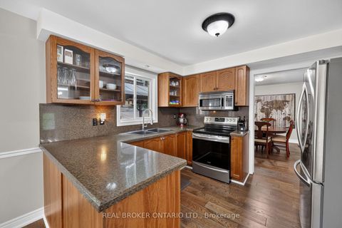Photo 8 at 35 Bloom Crescent, Ardagh, Barrie