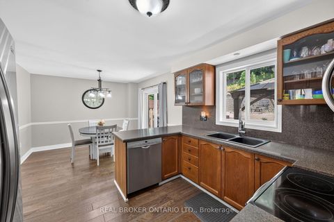 Photo 9 at 35 Bloom Crescent, Ardagh, Barrie