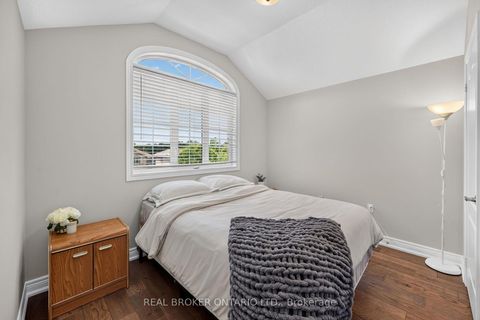 Photo 22 at 35 Bloom Crescent, Ardagh, Barrie