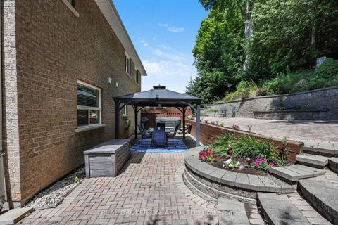 Photo 35 at 35 Bloom Crescent, Ardagh, Barrie