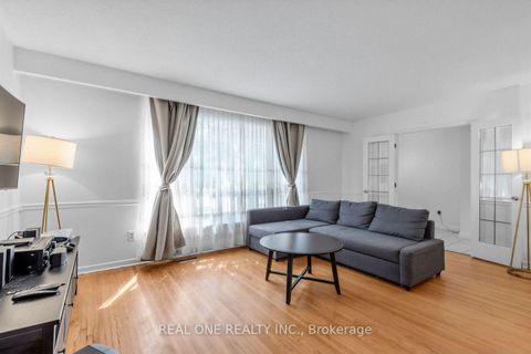 Photo 1 at 10 Devins Drive, Aurora Heights, Aurora