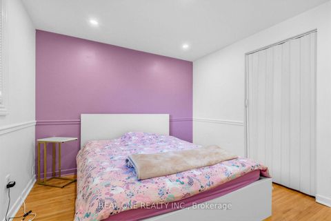 Photo 17 at 10 Devins Drive, Aurora Heights, Aurora