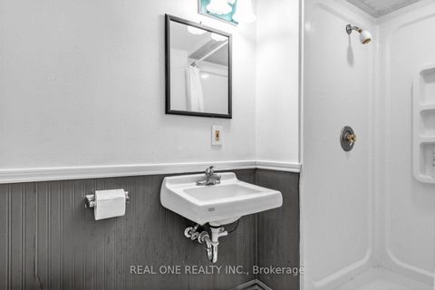 Photo 24 at 10 Devins Drive, Aurora Heights, Aurora