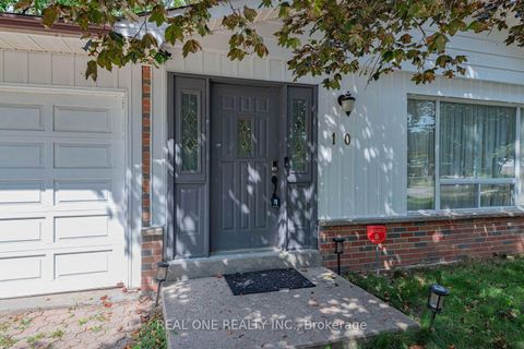 Photo 27 at 10 Devins Drive, Aurora Heights, Aurora