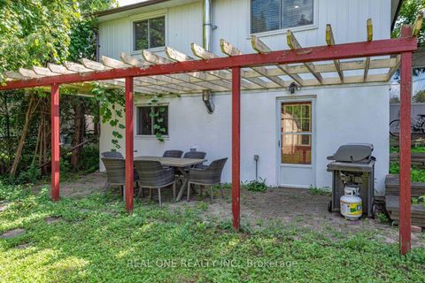 Photo 31 at 10 Devins Drive, Aurora Heights, Aurora