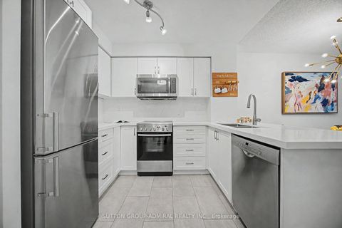 Photo 3 at 706 - 212 Eglinton Avenue, Mount Pleasant West, Toronto