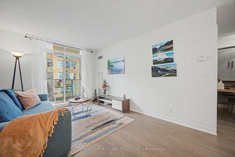 Photo 11 at 706 - 212 Eglinton Avenue, Mount Pleasant West, Toronto
