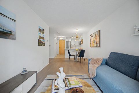 Photo 12 at 706 - 212 Eglinton Avenue, Mount Pleasant West, Toronto