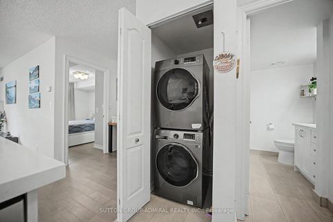 Photo 13 at 706 - 212 Eglinton Avenue, Mount Pleasant West, Toronto