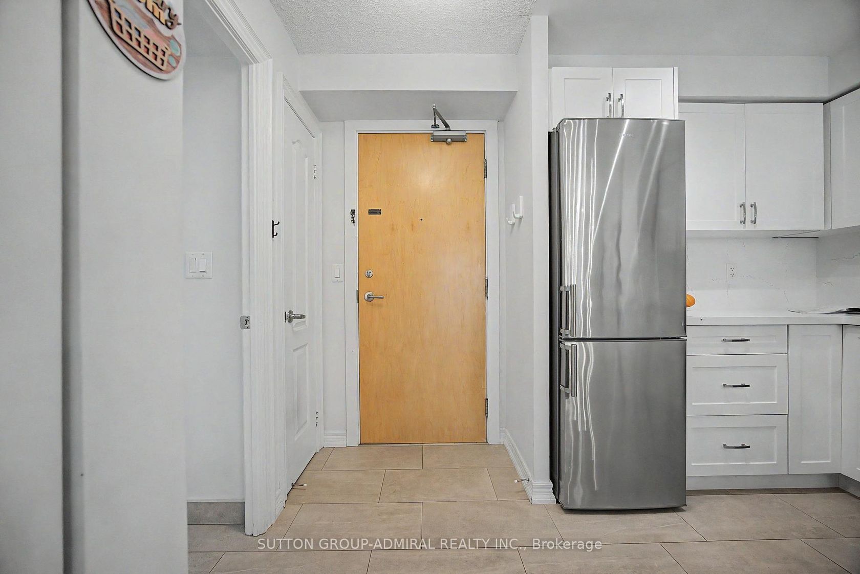 706 - 212 Eglinton Avenue, Mount Pleasant West, Toronto photo number 2
