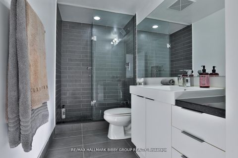 Photo 12 at 606 - 478 King Street W, Waterfront Communities C1, Toronto