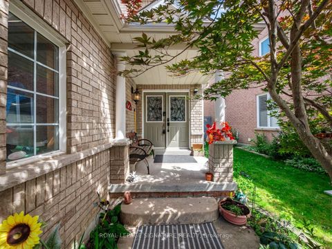 Photo 2 at 26 Tomscot Avenue, Oak Ridges, Richmond Hill