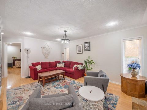 Photo 9 at 26 Tomscot Avenue, Oak Ridges, Richmond Hill