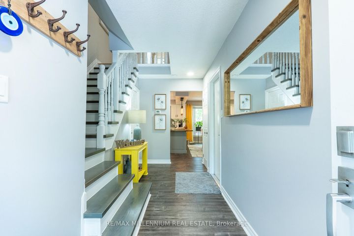 Photo 6 at 11 - 230 Meadowbrook Drive, Ancaster, Hamilton