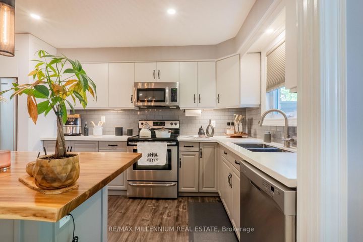 Photo 28 at 11 - 230 Meadowbrook Drive, Ancaster, Hamilton