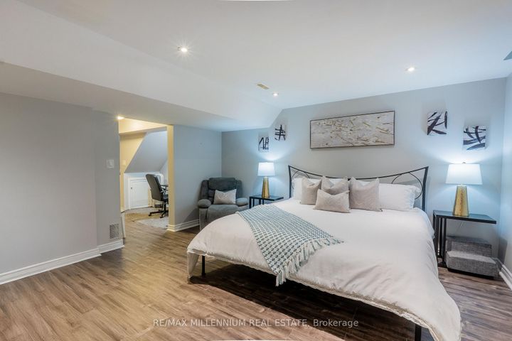 Photo 29 at 11 - 230 Meadowbrook Drive, Ancaster, Hamilton