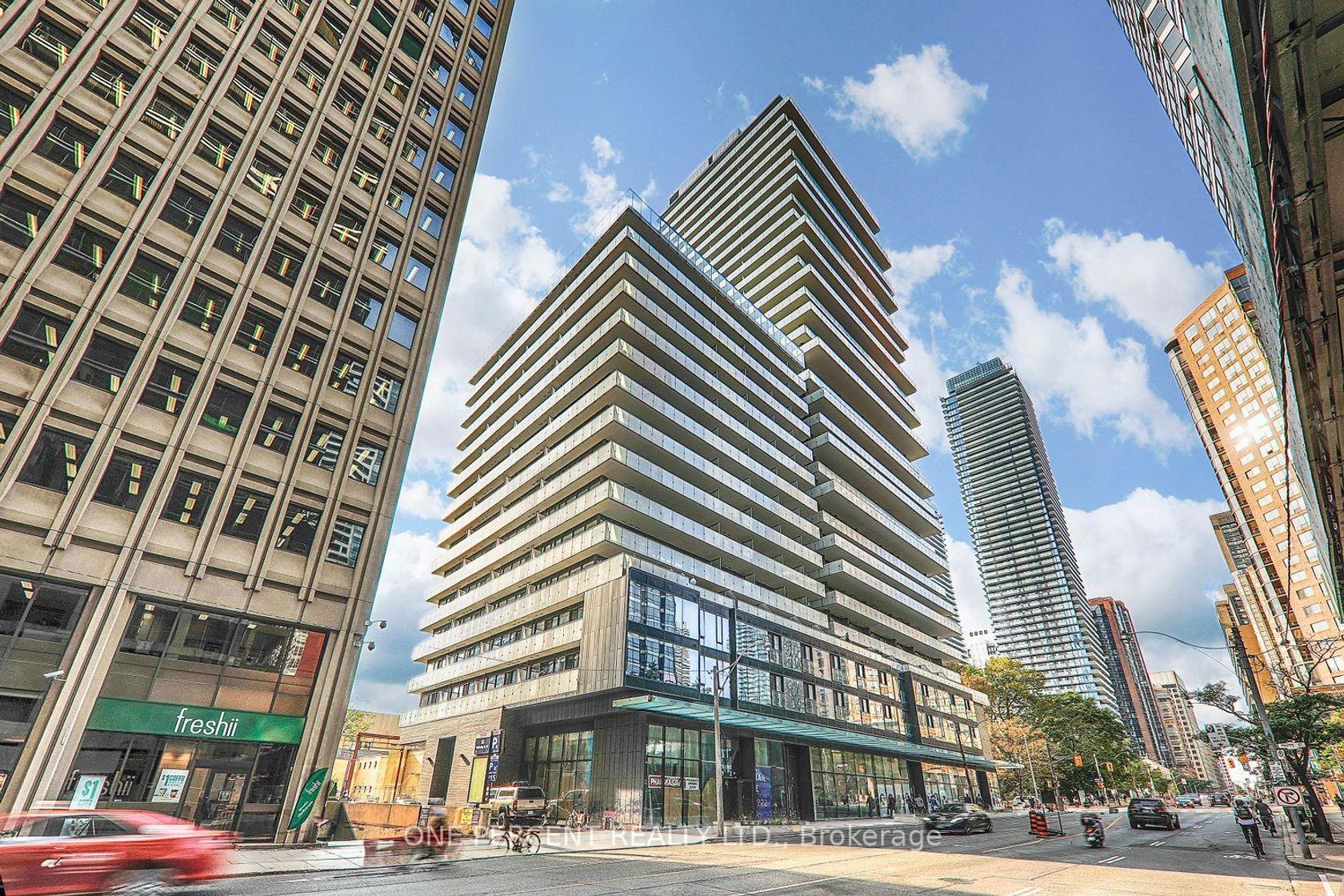 2407 - 57 St Joseph Street, Bay Street Corridor, Toronto photo number 2