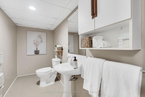 Photo 15 at 406 Pinnacle Trail, Bayview Wellington, Aurora