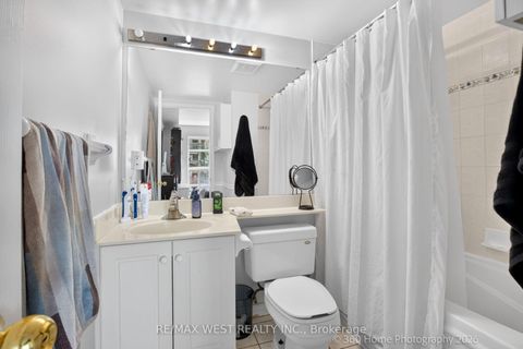 Photo 19 at 706 - 7 Lorraine Drive, Willowdale West, Toronto