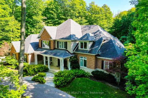 Photo 3 at 3 Bridgewater Drive, Rural Richmond Hill, Richmond Hill