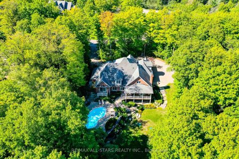 Photo 4 at 3 Bridgewater Drive, Rural Richmond Hill, Richmond Hill