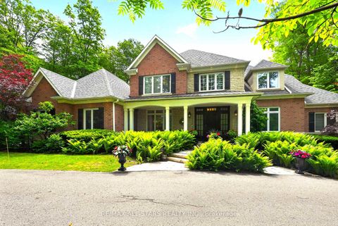 Photo 6 at 3 Bridgewater Drive, Rural Richmond Hill, Richmond Hill