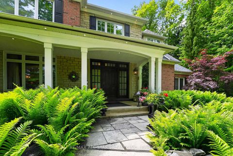 Photo 8 at 3 Bridgewater Drive, Rural Richmond Hill, Richmond Hill