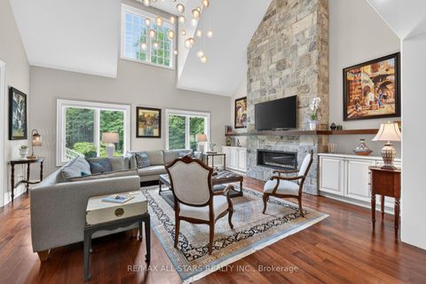 Photo 15 at 3 Bridgewater Drive, Rural Richmond Hill, Richmond Hill