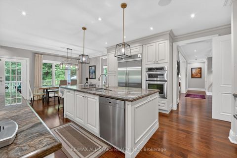 Photo 19 at 3 Bridgewater Drive, Rural Richmond Hill, Richmond Hill