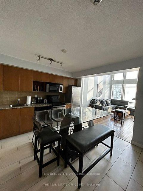 Photo 4 at 2808 - 15 Fort York Boulevard, Waterfront Communities C1, Toronto