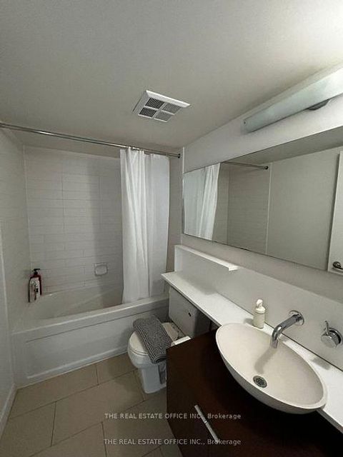 Photo 8 at 2808 - 15 Fort York Boulevard, Waterfront Communities C1, Toronto