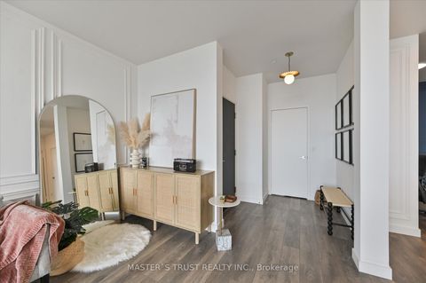Photo 5 at Ph 5801 - 8 Eglinton Avenue E, Mount Pleasant West, Toronto