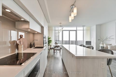Photo 9 at Ph 5801 - 8 Eglinton Avenue E, Mount Pleasant West, Toronto