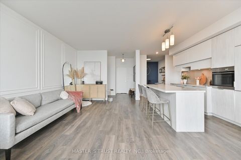 Photo 11 at Ph 5801 - 8 Eglinton Avenue E, Mount Pleasant West, Toronto