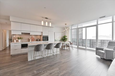Photo 12 at Ph 5801 - 8 Eglinton Avenue E, Mount Pleasant West, Toronto