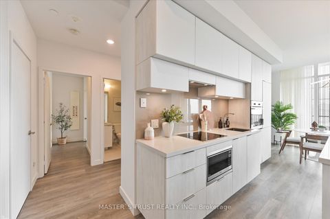 Photo 15 at Ph 5801 - 8 Eglinton Avenue E, Mount Pleasant West, Toronto