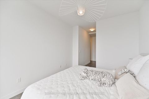 Photo 18 at Ph 5801 - 8 Eglinton Avenue E, Mount Pleasant West, Toronto